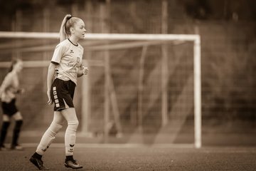 Bild 1525 - F SSC Hagen Ahrensburg - SV Frisia 03 Risum-Lindholm : Ergebnis: 2:0